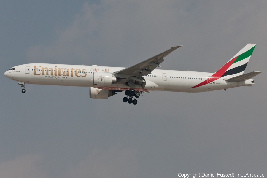 Emirates Boeing 777-31H(ER) (A6-EBS) | Photo 417886