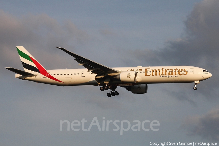 Emirates Boeing 777-31H(ER) (A6-EBS) | Photo 101895