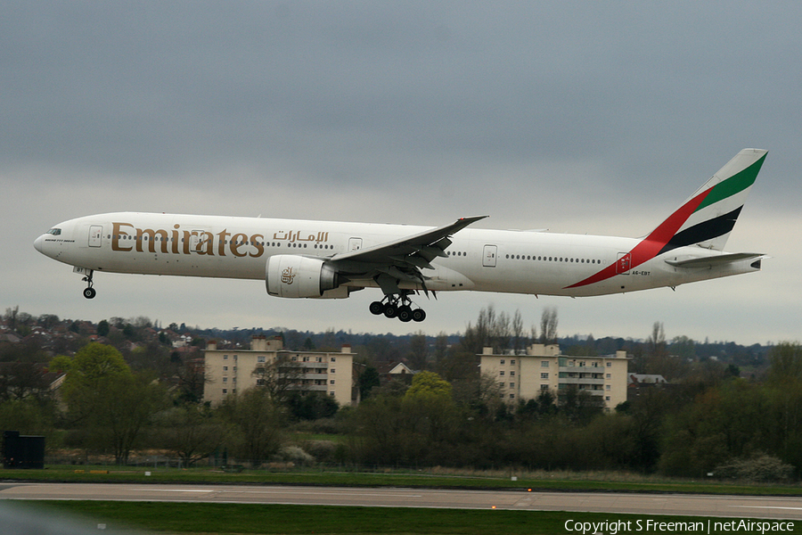Emirates Boeing 777-31H(ER) (A6-EBT) | Photo 47967