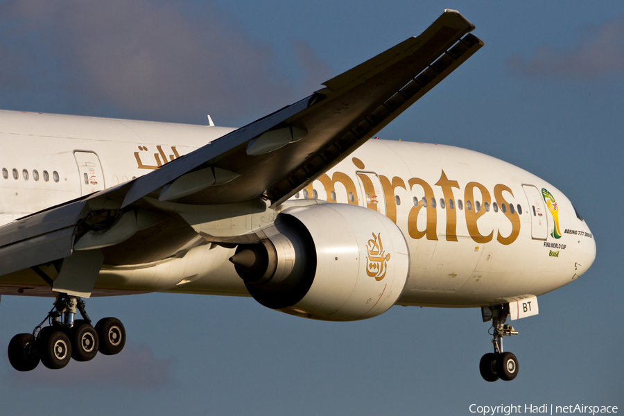 Emirates Boeing 777-31H(ER) (A6-EBT) | Photo 51101