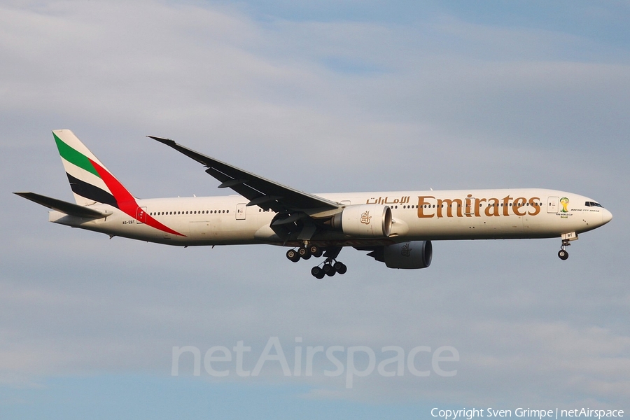 Emirates Boeing 777-31H(ER) (A6-EBT) | Photo 51392