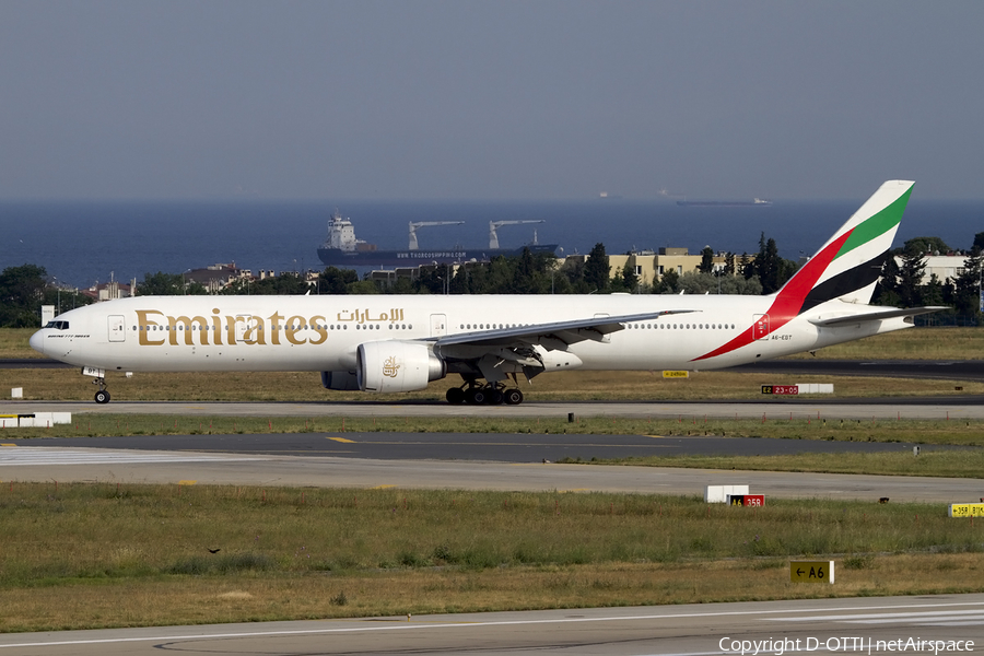 Emirates Boeing 777-31H(ER) (A6-EBT) | Photo 409832