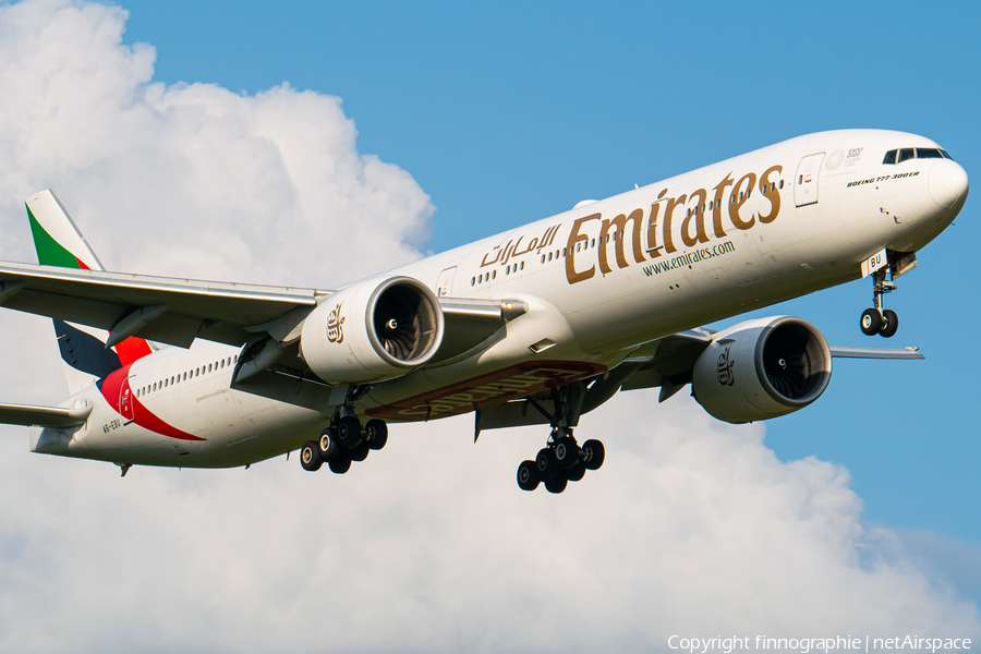 Emirates Boeing 777-31H(ER) (A6-EBU) | Photo 457591