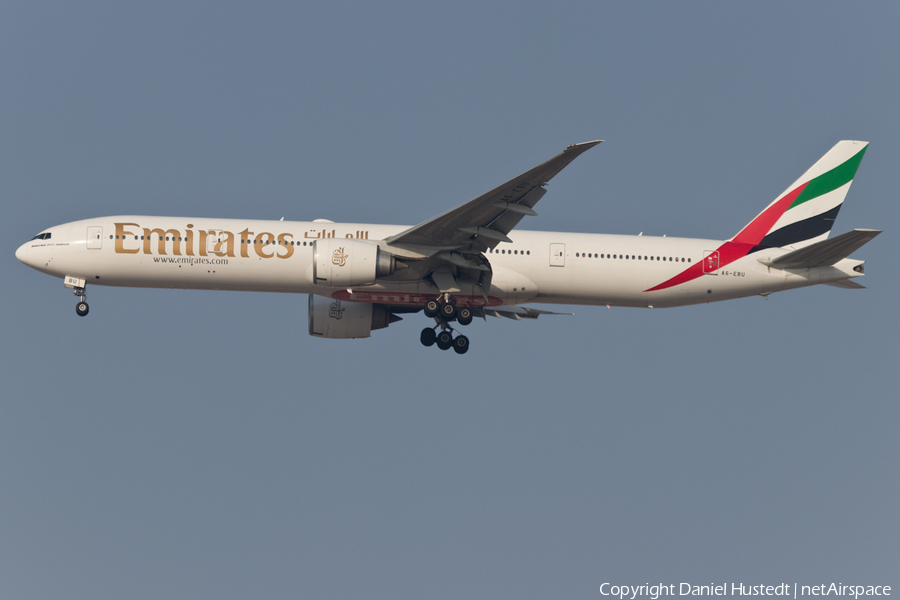 Emirates Boeing 777-31H(ER) (A6-EBU) | Photo 417887