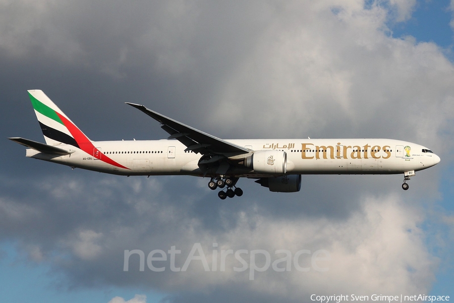 Emirates Boeing 777-31H(ER) (A6-EBU) | Photo 49431