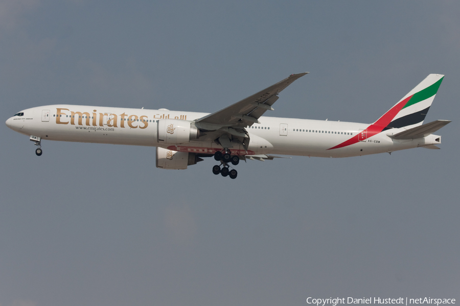 Emirates Boeing 777-31H(ER) (A6-EBW) | Photo 417908