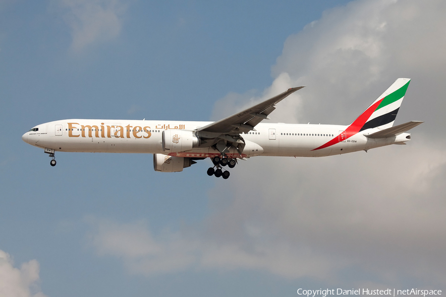 Emirates Boeing 777-31H(ER) (A6-EBW) | Photo 618844