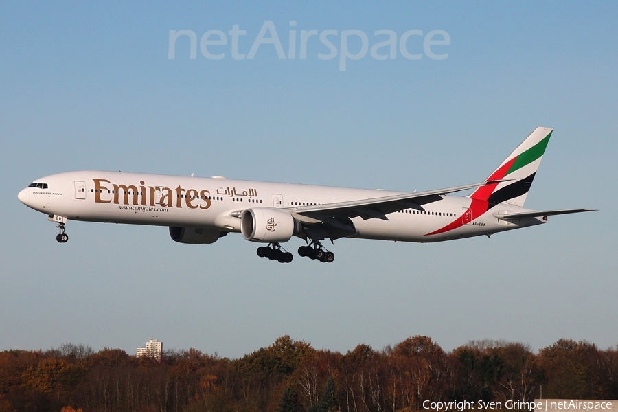 Emirates Boeing 777-31H(ER) (A6-EBW) | Photo 198803