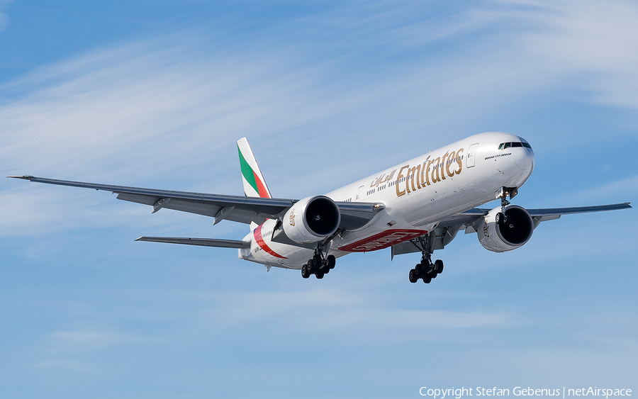 Emirates Boeing 777-31H(ER) (A6-EBW) | Photo 2726