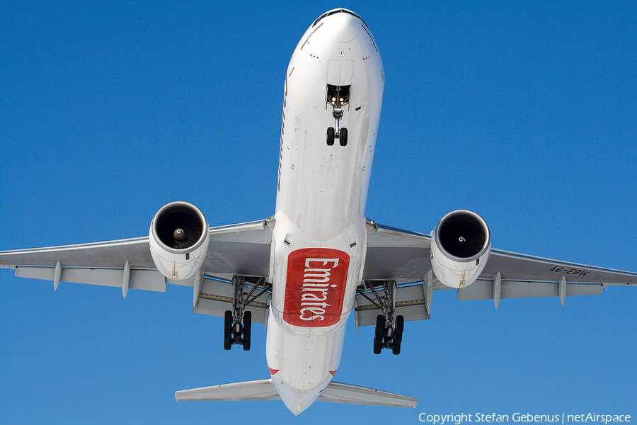 Emirates Boeing 777-31H(ER) (A6-EBW) | Photo 2748