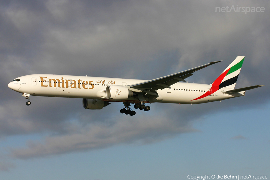 Emirates Boeing 777-31H(ER) (A6-EBW) | Photo 38529