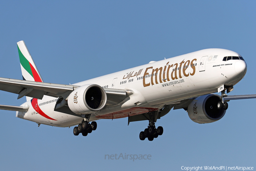 Emirates Boeing 777-31H(ER) (A6-EBW) | Photo 478618