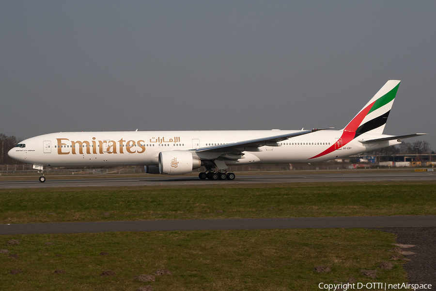 Emirates Boeing 777-31H(ER) (A6-EBY) | Photo 197045