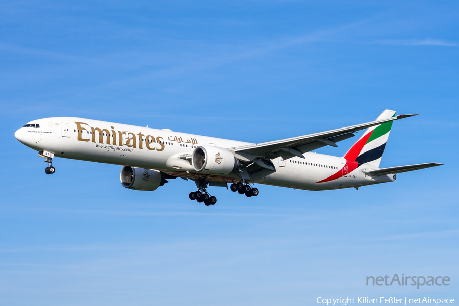 Emirates Boeing 777-31H(ER) (A6-EBY) | Photo 411952