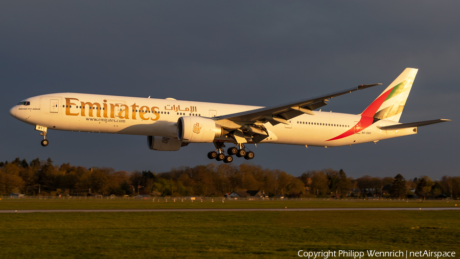 Emirates Boeing 777-31H(ER) (A6-EBY) | Photo 564887
