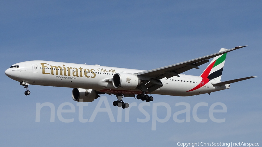 Emirates Boeing 777-31H(ER) (A6-EBZ) | Photo 184597