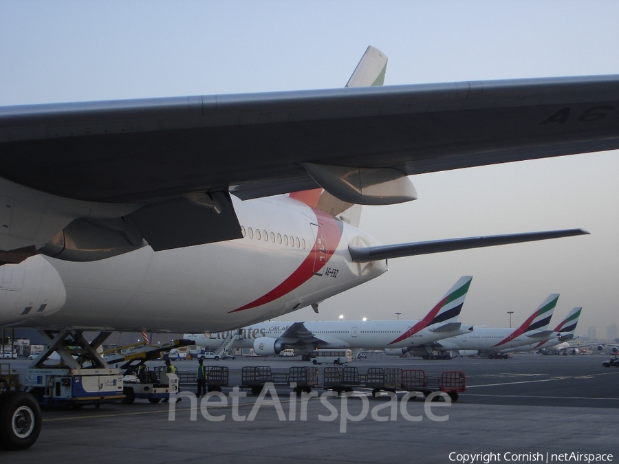 Emirates Boeing 777-31H(ER) (A6-EBZ) | Photo 189