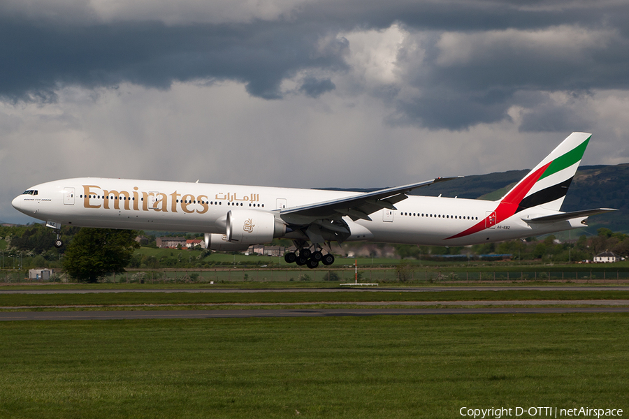 Emirates Boeing 777-31H(ER) (A6-EBZ) | Photo 200725
