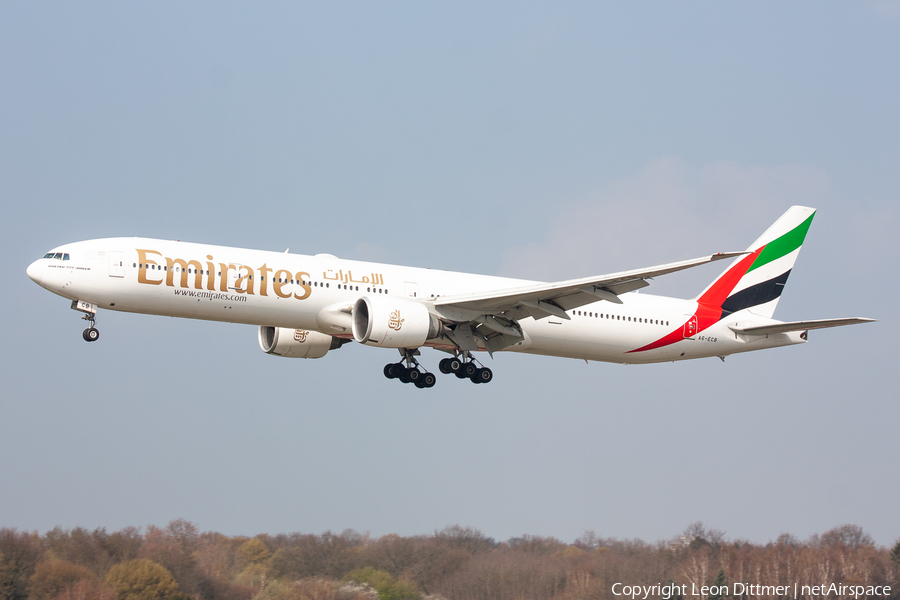 Emirates Boeing 777-31H(ER) (A6-ECB) | Photo 308097