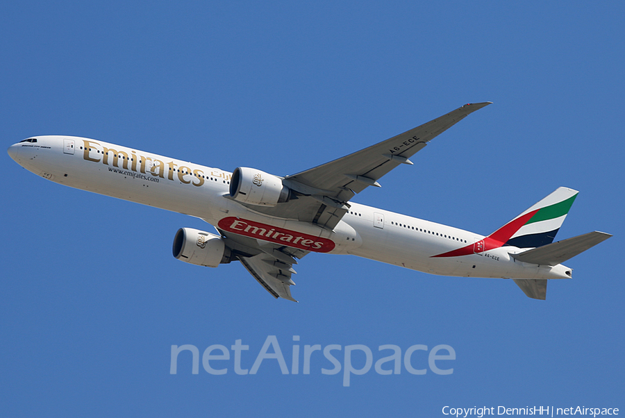 Emirates Boeing 777-31H(ER) (A6-ECE) | Photo 446421