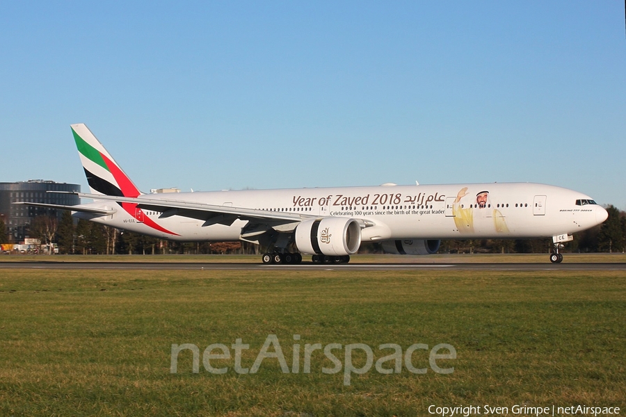 Emirates Boeing 777-31H(ER) (A6-ECE) | Photo 209400