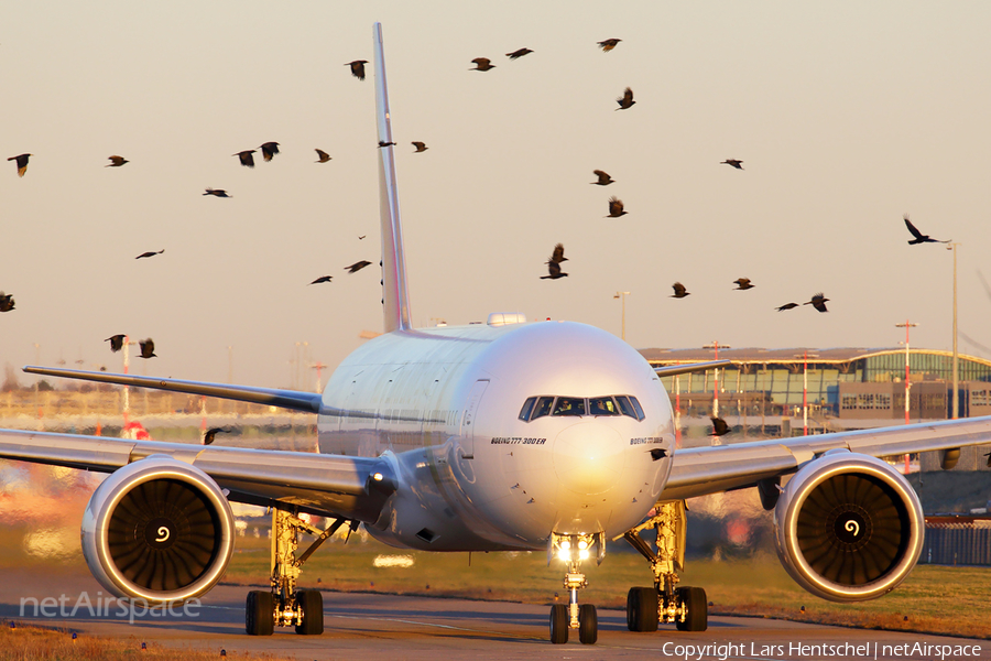 Emirates Boeing 777-31H(ER) (A6-ECE) | Photo 209418