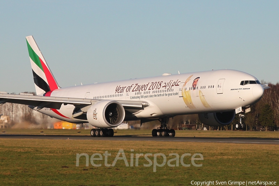 Emirates Boeing 777-31H(ER) (A6-ECE) | Photo 210117