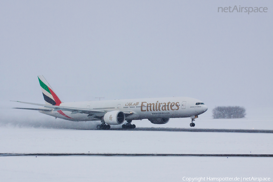 Emirates Boeing 777-31H(ER) (A6-ECE) | Photo 21859