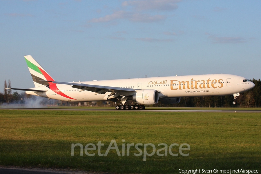 Emirates Boeing 777-31H(ER) (A6-ECE) | Photo 25664