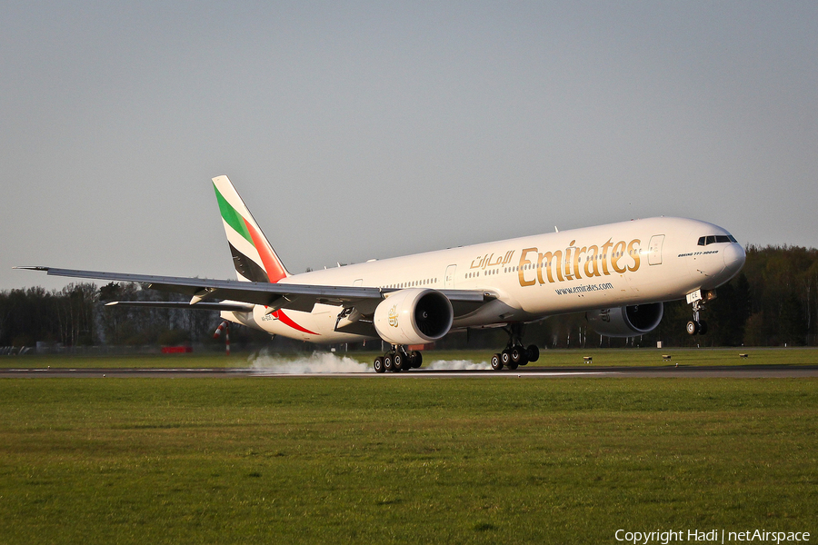 Emirates Boeing 777-31H(ER) (A6-ECE) | Photo 36797