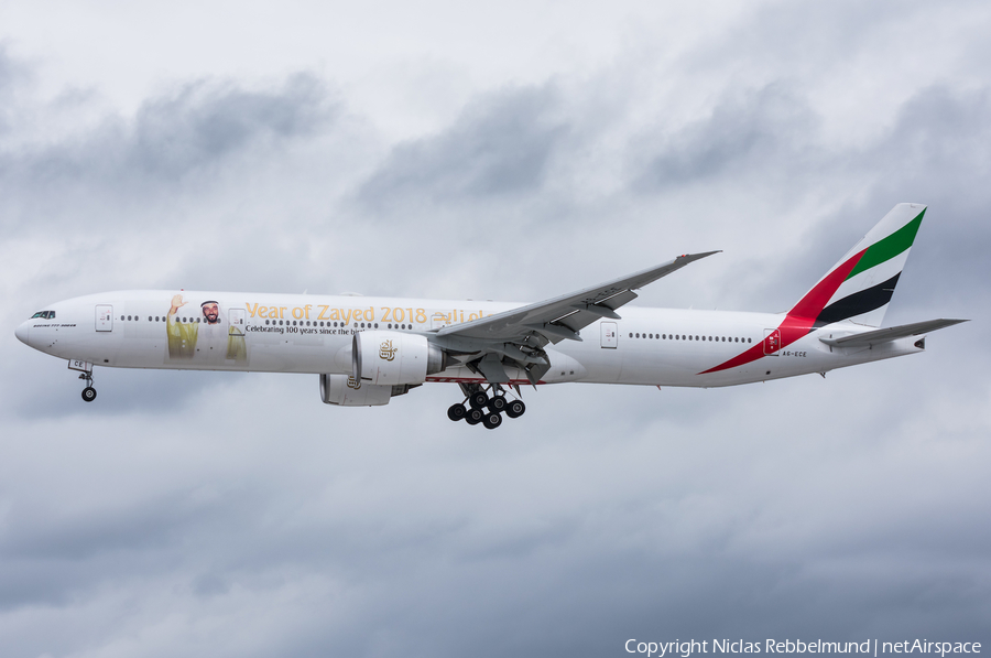 Emirates Boeing 777-31H(ER) (A6-ECE) | Photo 249284