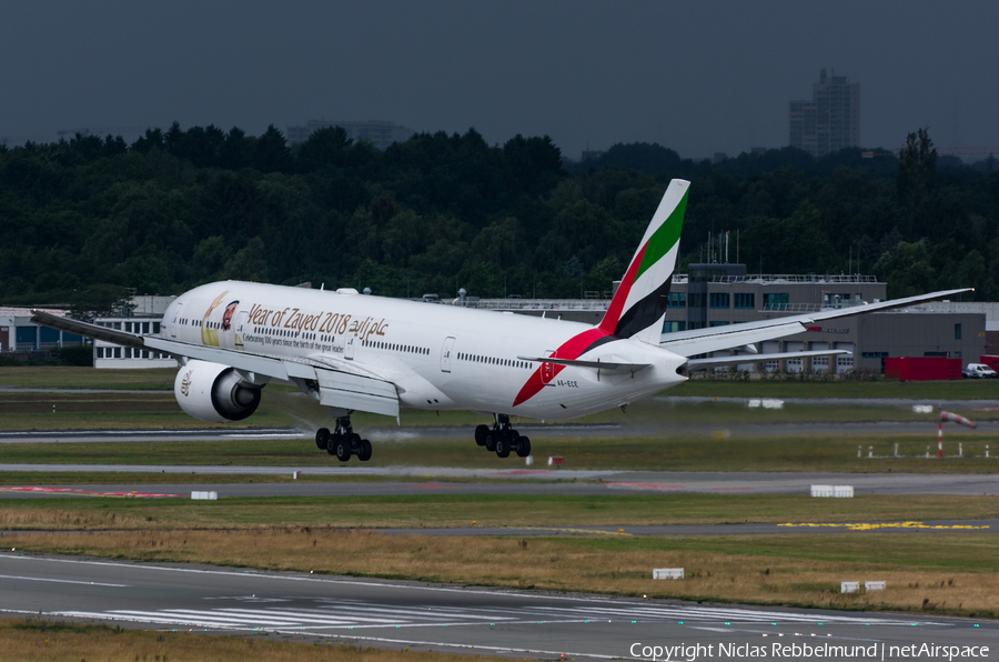Emirates Boeing 777-31H(ER) (A6-ECE) | Photo 249285