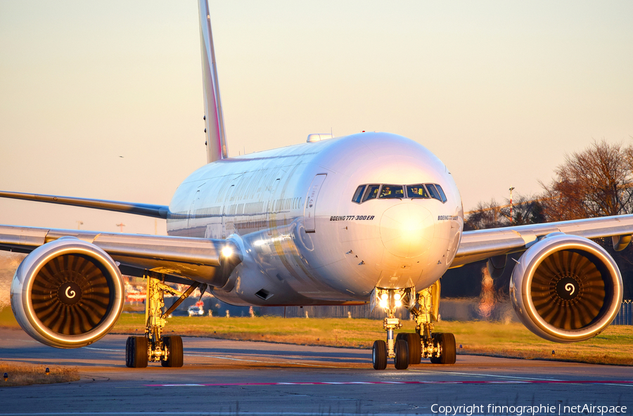Emirates Boeing 777-31H(ER) (A6-ECE) | Photo 420573