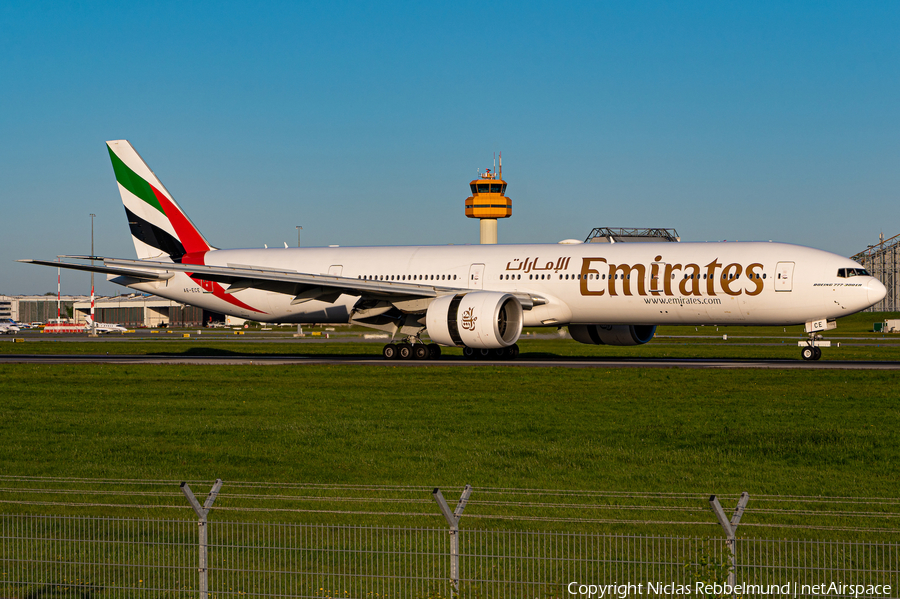 Emirates Boeing 777-31H(ER) (A6-ECE) | Photo 568690