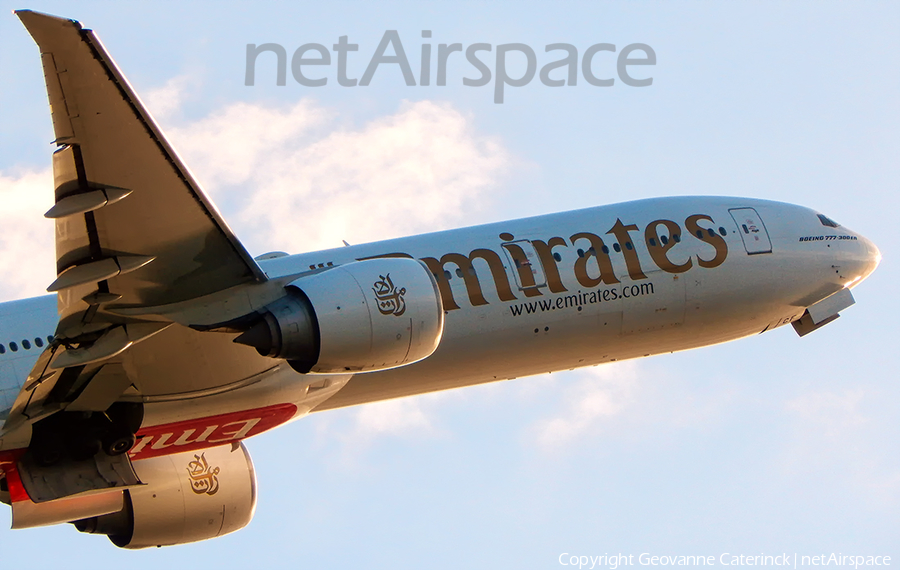 Emirates Boeing 777-31H(ER) (A6-ECF) | Photo 331568