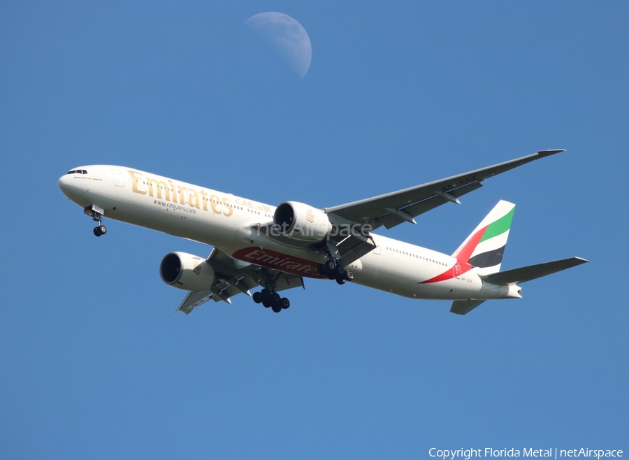 Emirates Boeing 777-31H(ER) (A6-ECF) | Photo 296396