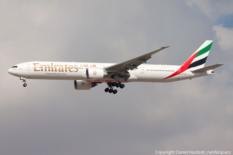 Emirates Boeing 777-31H(ER) (A6-ECG) | Photo 620331