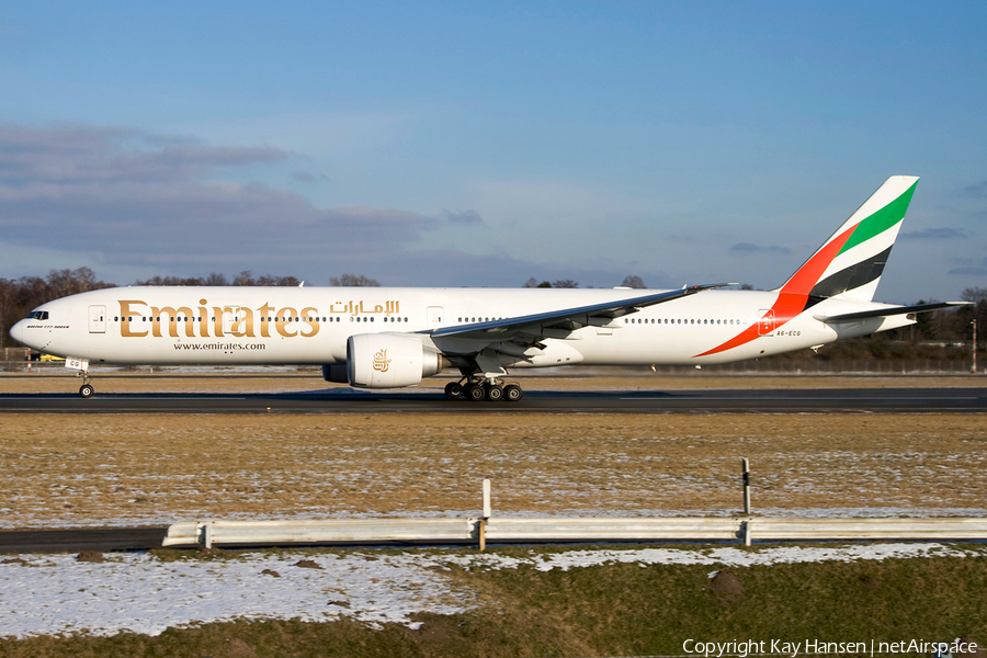 Emirates Boeing 777-31H(ER) (A6-ECG) | Photo 3045