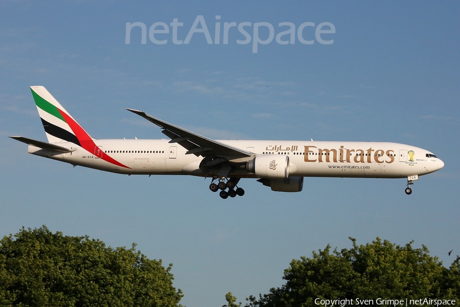 Emirates Boeing 777-31H(ER) (A6-ECG) | Photo 48649