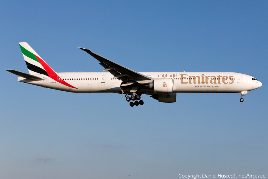 Emirates Boeing 777-31H(ER) (A6-ECH) | Photo 517198