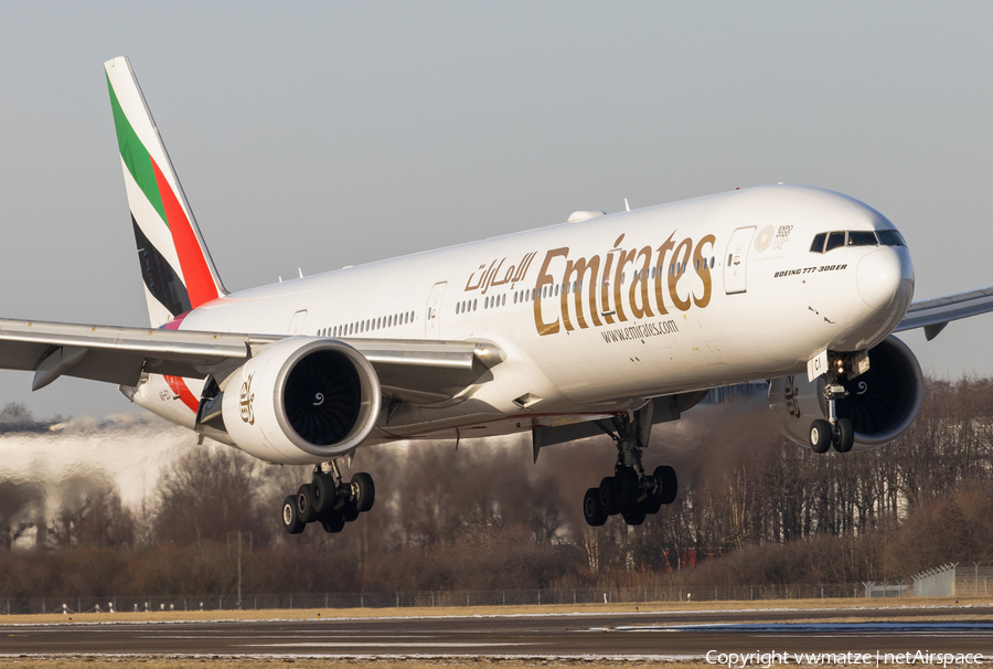 Emirates Boeing 777-31H(ER) (A6-ECI) | Photo 430456