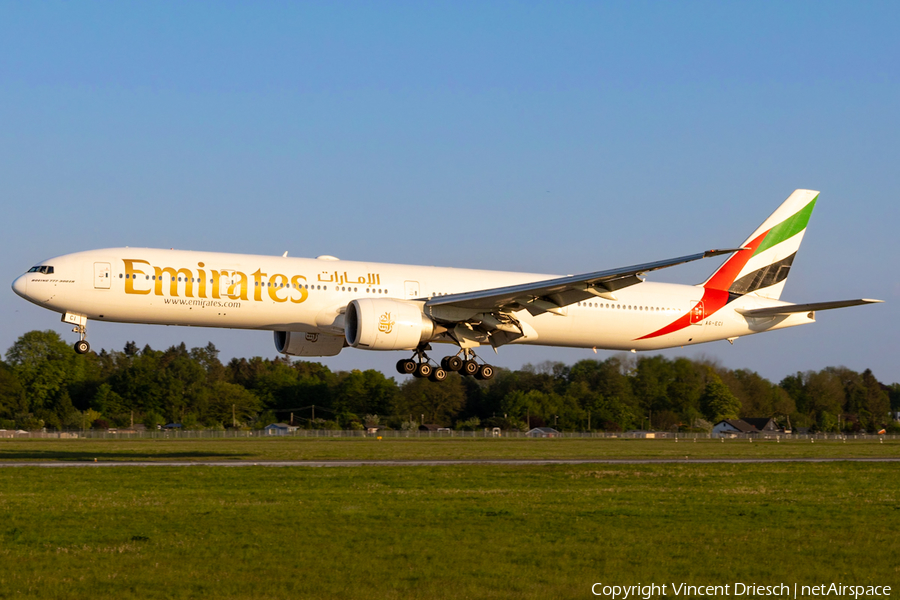 Emirates Boeing 777-31H(ER) (A6-ECI) | Photo 570359