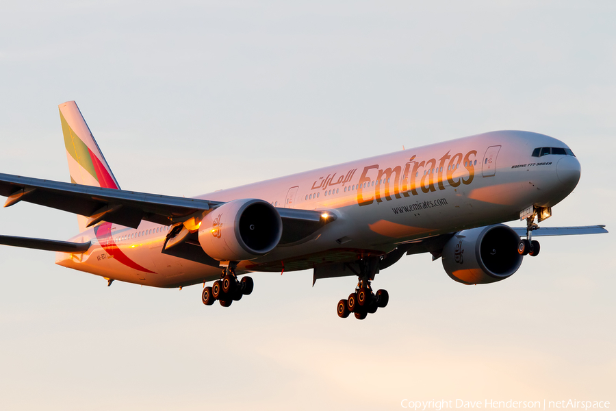 Emirates Boeing 777-31H(ER) (A6-ECI) | Photo 9434