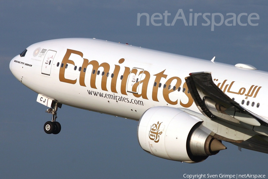 Emirates Boeing 777-31H(ER) (A6-ECJ) | Photo 356387