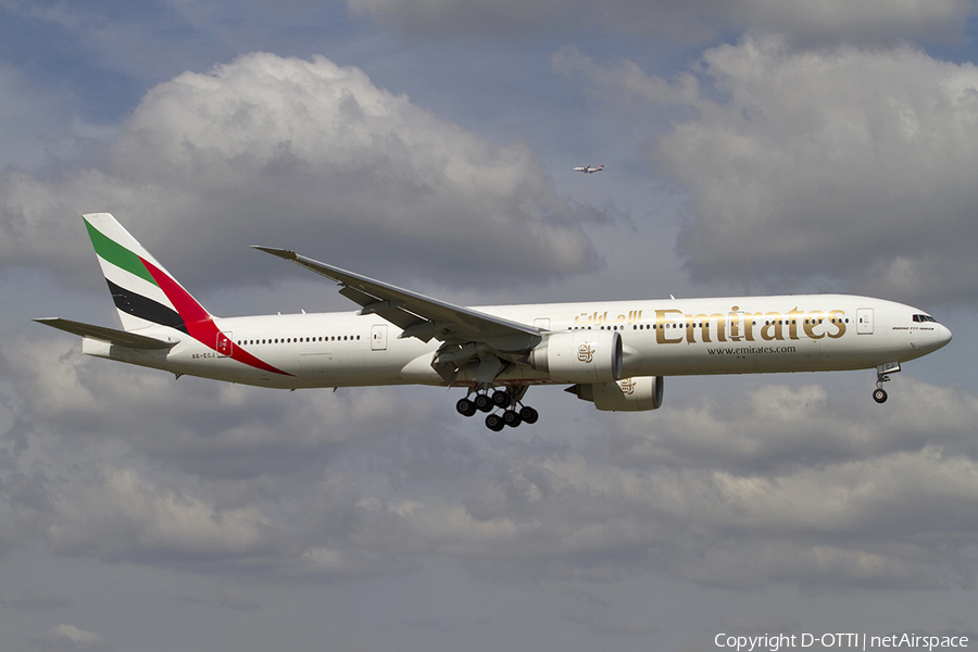 Emirates Boeing 777-31H(ER) (A6-ECJ) | Photo 288112