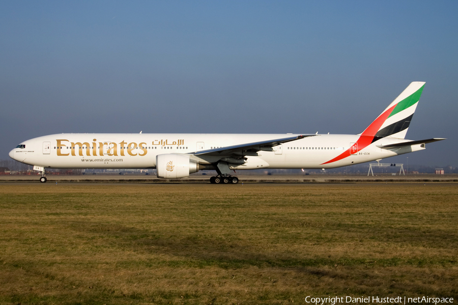 Emirates Boeing 777-31H(ER) (A6-ECK) | Photo 555019
