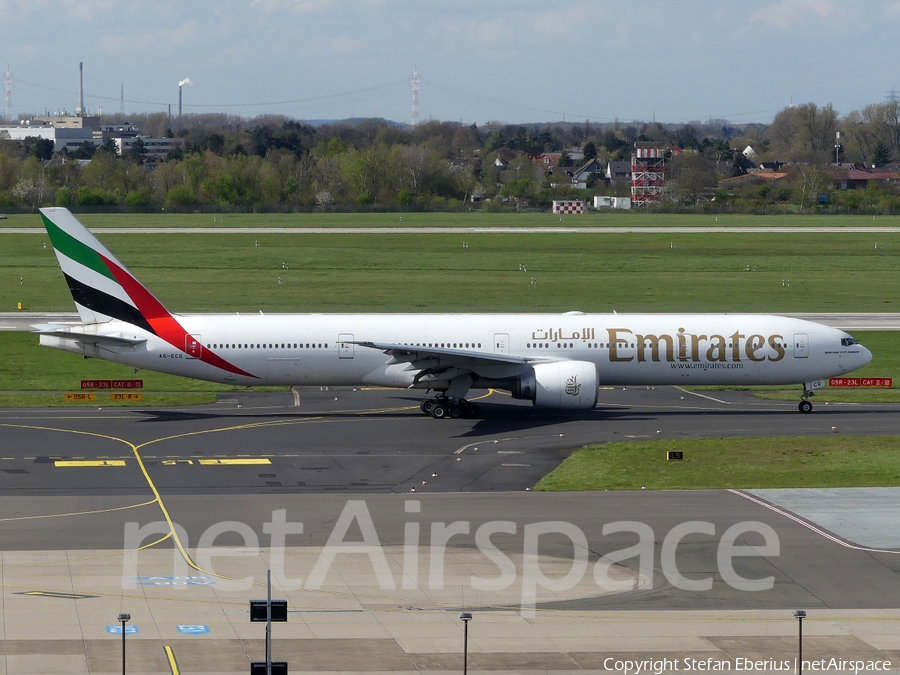 Emirates Boeing 777-31H(ER) (A6-ECR) | Photo 563664