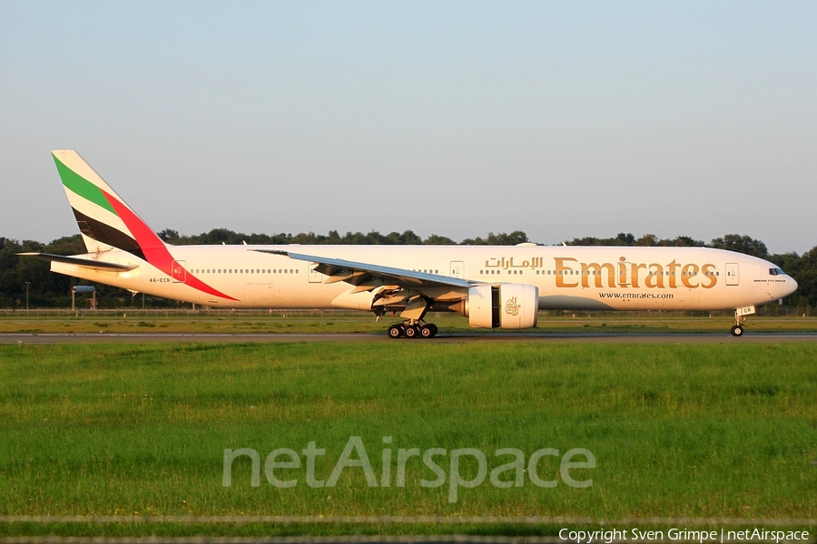 Emirates Boeing 777-31H(ER) (A6-ECR) | Photo 95965