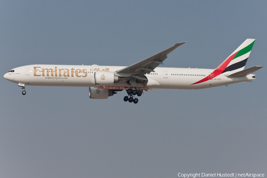 Emirates Boeing 777-31H(ER) (A6-ECS) | Photo 417911