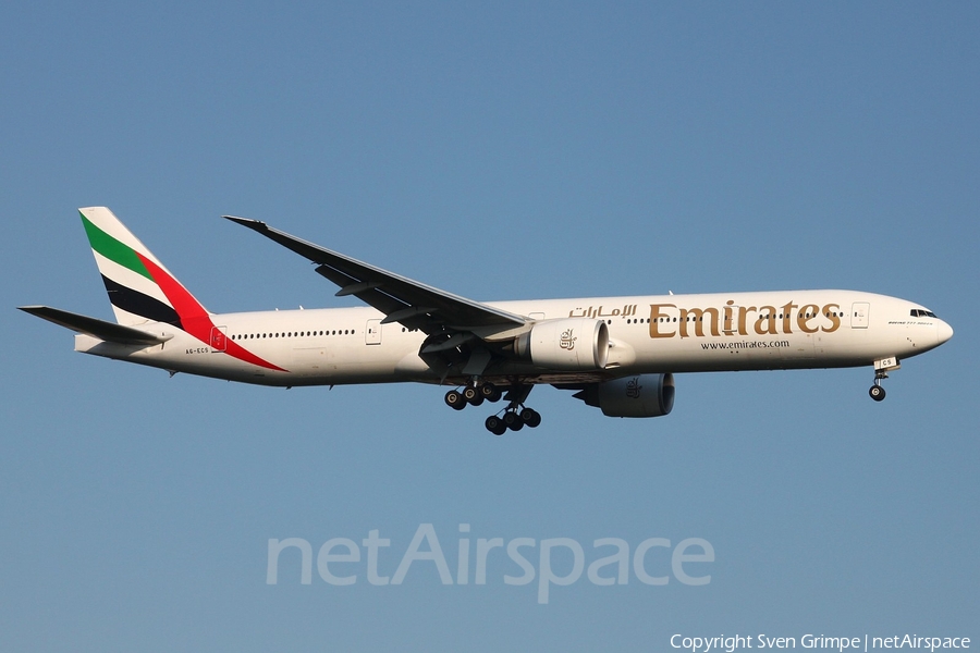 Emirates Boeing 777-31H(ER) (A6-ECS) | Photo 28661